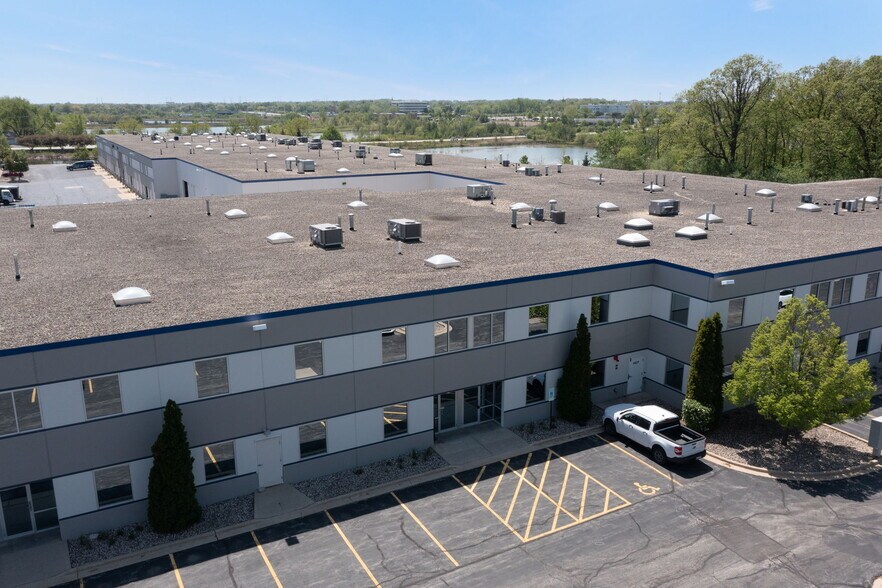 More Photos Of 1585 Beverly Ct, Aurora Warehouse For Lease