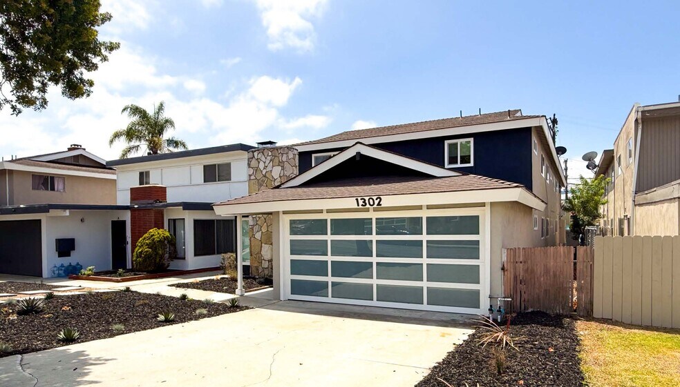 More Photos Of 1302 Amethyst St, Redondo Beach Apartments For Sale