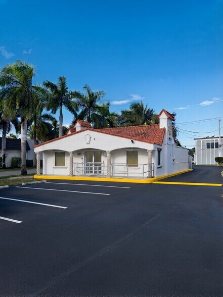 Primary Photo Of 101 S Federal Hwy, Dania Beach Medical For Lease