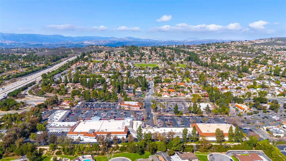 More Photos Of 1724-1772 Avenida De Los Arboles, Thousand Oaks Supermarket For Sale