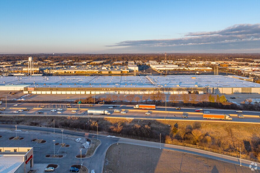 More Photos Of 11800 W Burleigh St, Wauwatosa Distribution For Lease