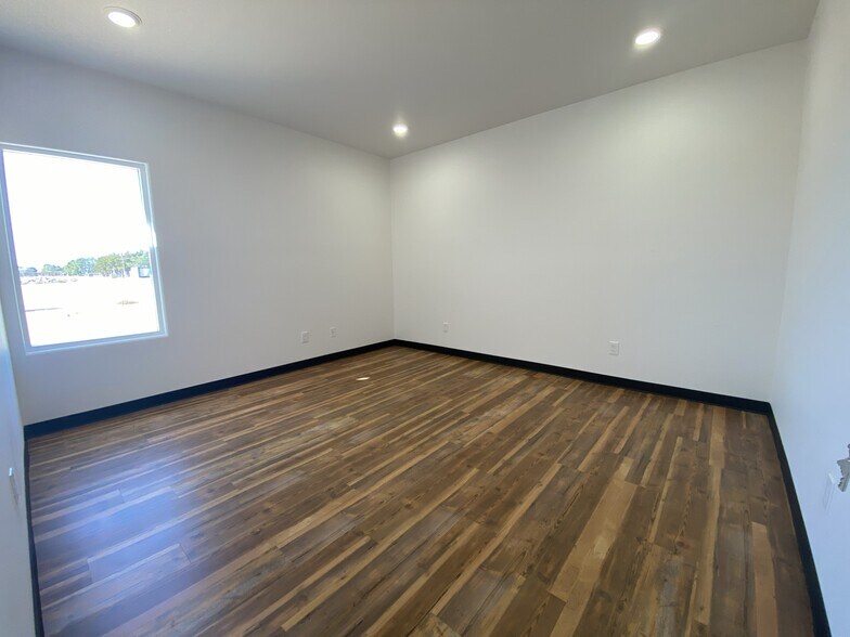 More Photos Of 11702 Frankford Ave, Lubbock Medical For Sale