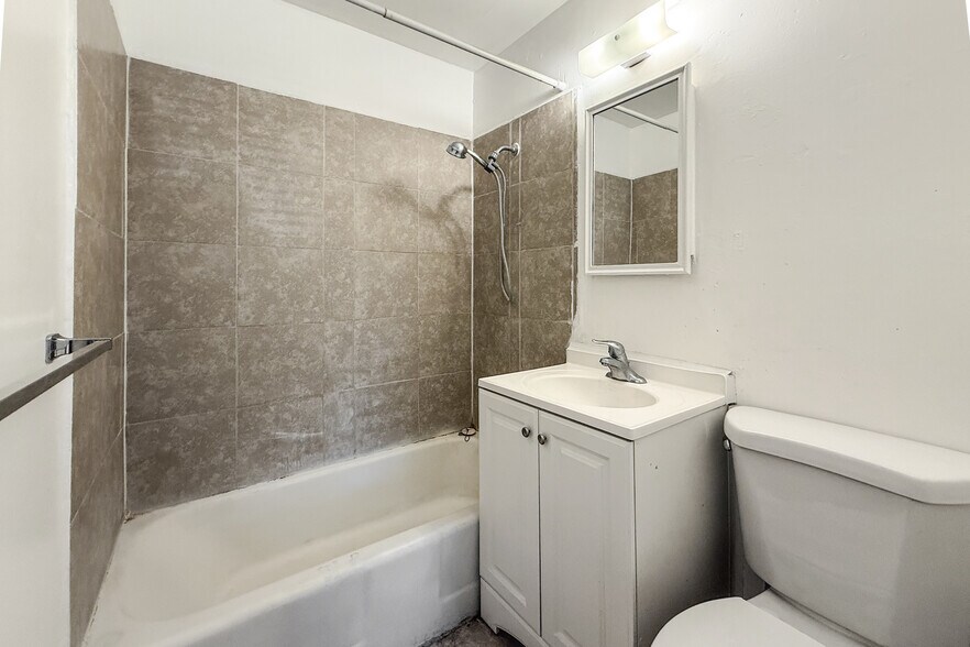 More Photos Of 4278 Grape Dr, Moses Lake Apartments For Sale