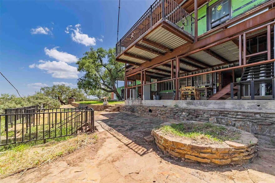 More Photos Of 325 Eagle Rest Ln, Burnet Marina For Sale