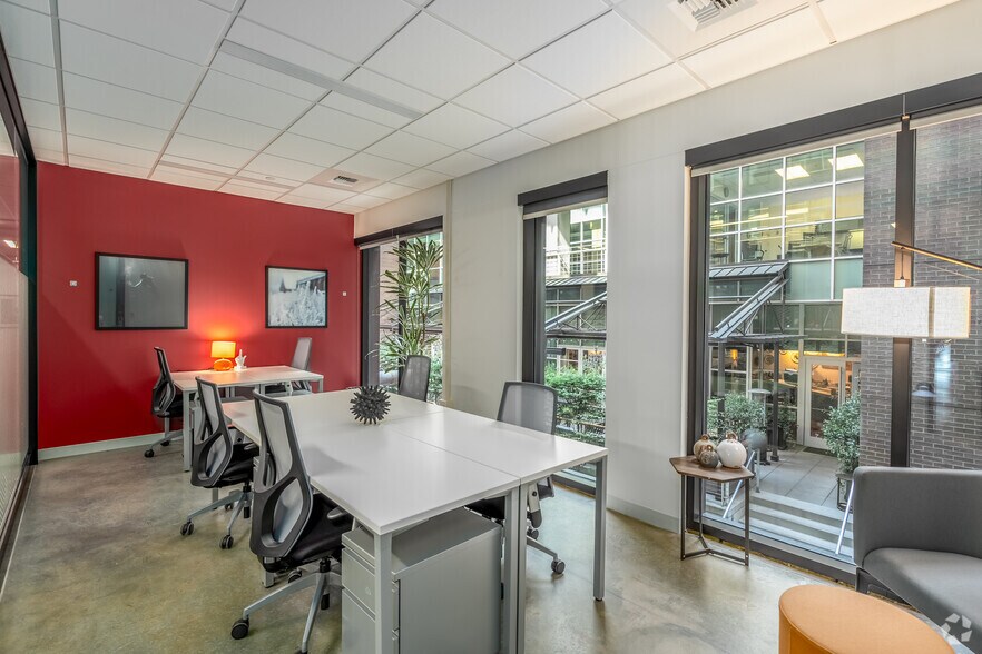 More Photos Of 450 Alaskan Way S, Seattle Coworking Space