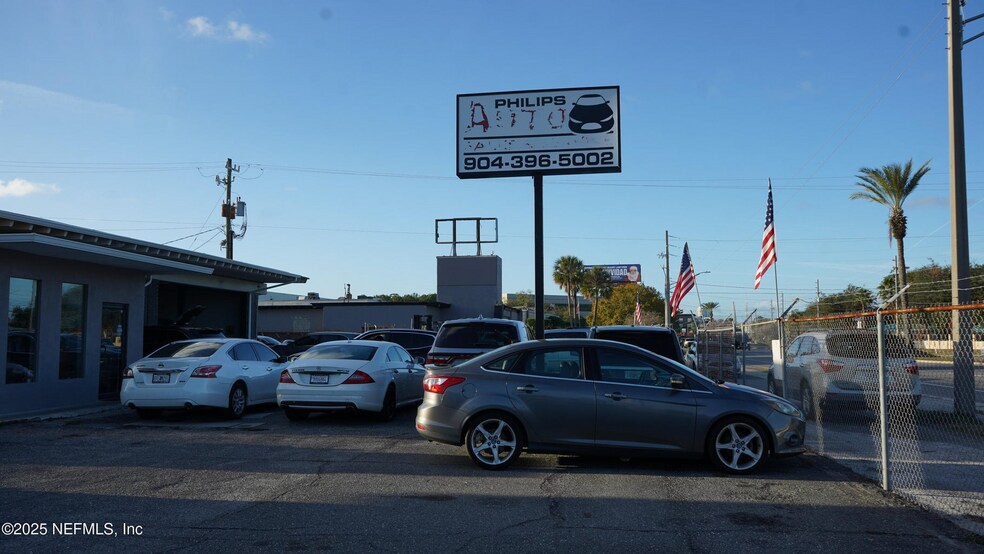 Primary Photo Of 3366 Philips Hwy, Jacksonville General Retail For Lease