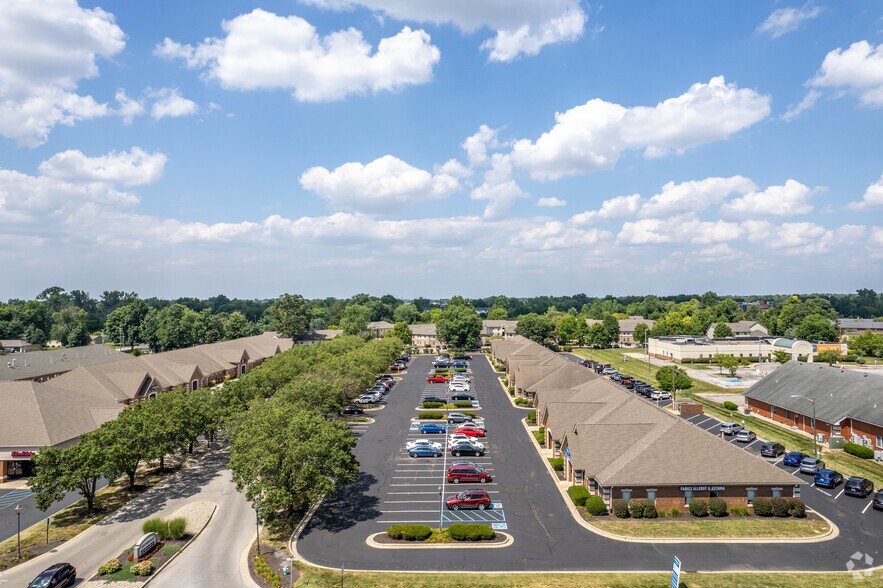 More Photos Of 8936 Southpointe Dr, Indianapolis Unknown For Lease