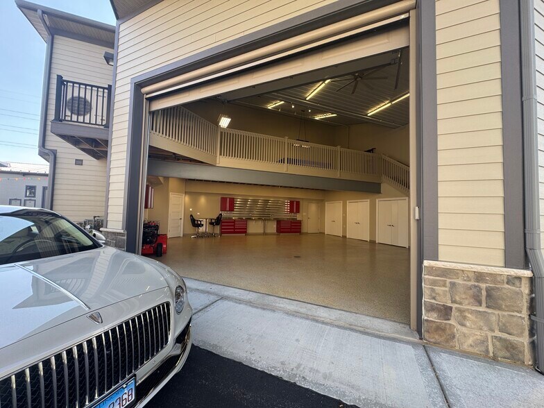 Primary Photo Of 2256 Ferry Rd, Naperville Flex For Sale