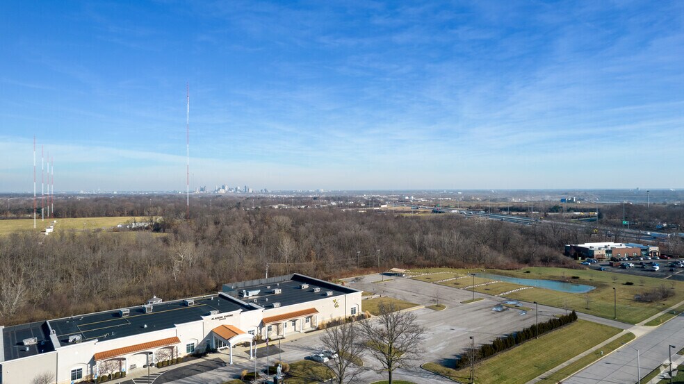 More Photos Of 1667-1679 Gateway Cir, Grove City Flex For Lease