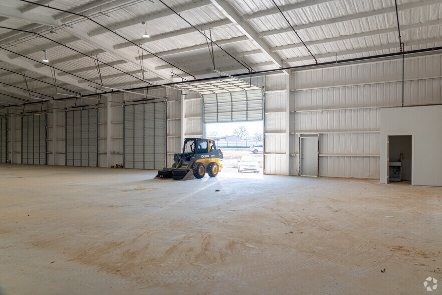 More Photos Of 12308 Rendon Rd, Burleson Industrial For Sale