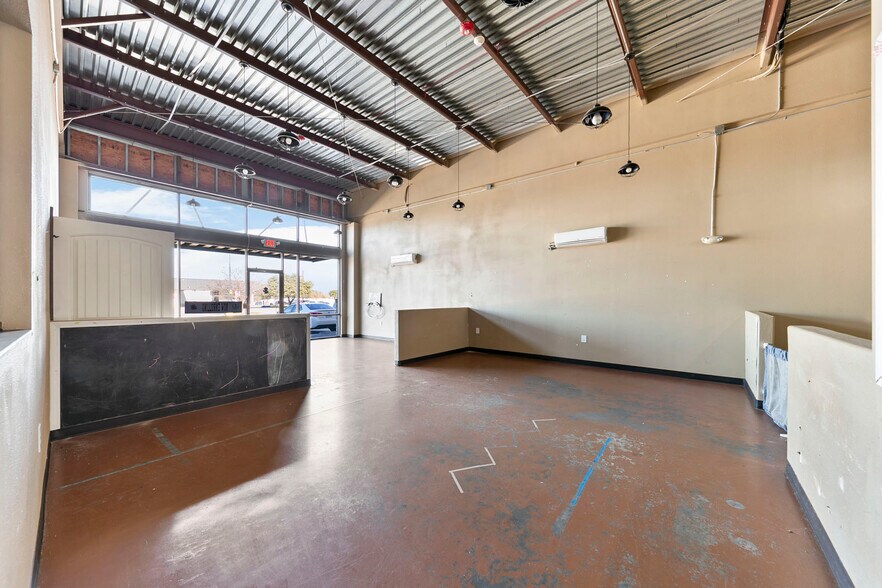 More Photos Of 11799 Beechnut St, Houston Unknown For Lease