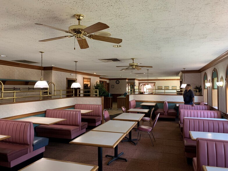 More Photos Of 3476 Massillon Rd, Akron Restaurant For Sale