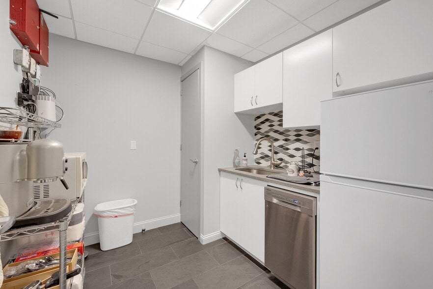 More Photos Of 25 Wheeler Ave, Pleasantville Storefront Retail Office For Lease