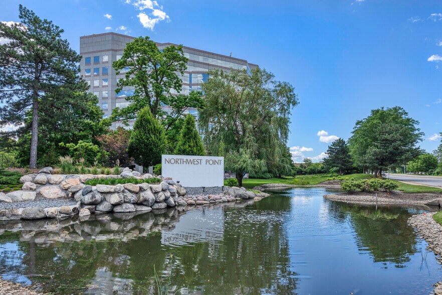 Primary Photo Of 25 NW Point Blvd, Elk Grove Village Office For Lease