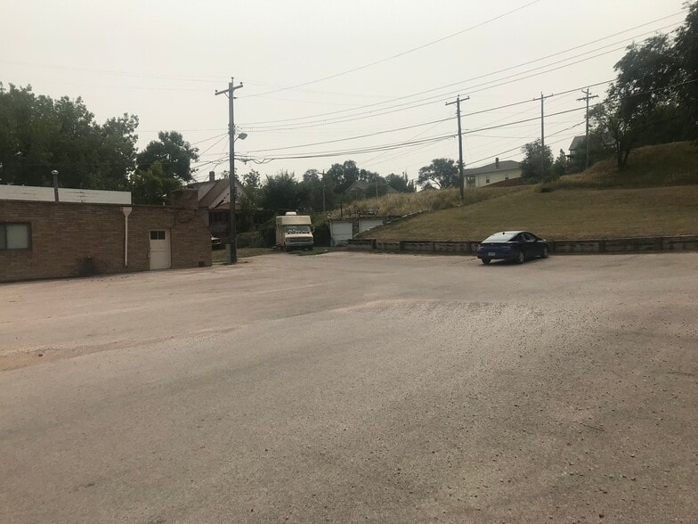 More Photos Of 1313 W Main St, Rapid City Office For Lease