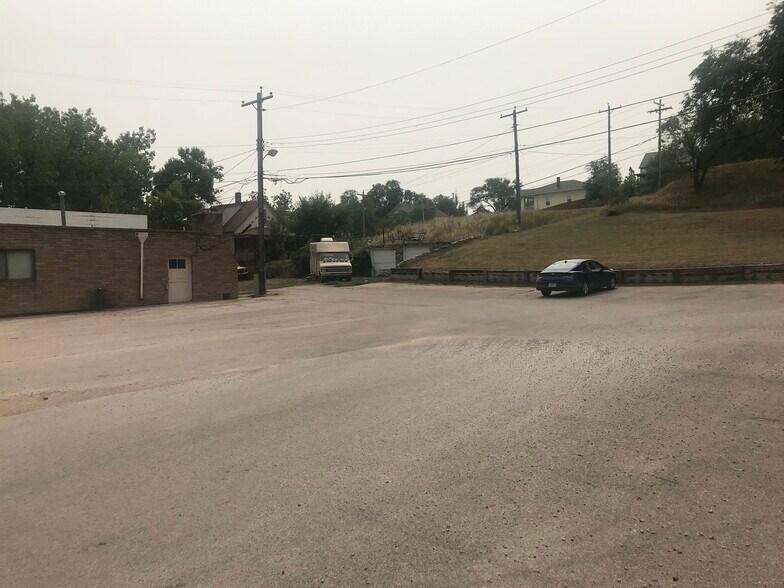 More Photos Of 1313 W Main St, Rapid City Office For Lease