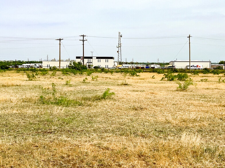 More Photos Of 4901 Eagle Pass Rd, Abilene Warehouse For Sale