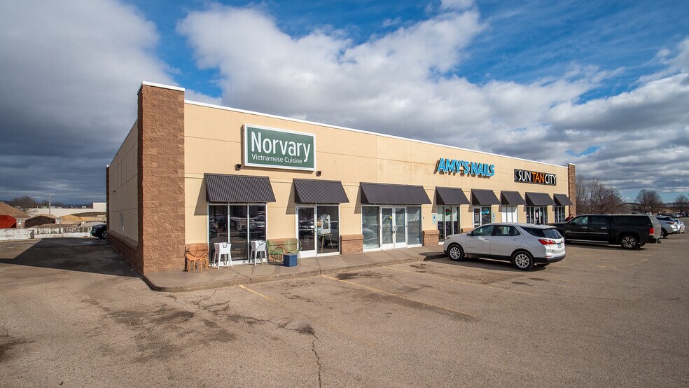 More Photos Of 1035 Frontenac Dr, Winona Storefront For Sale