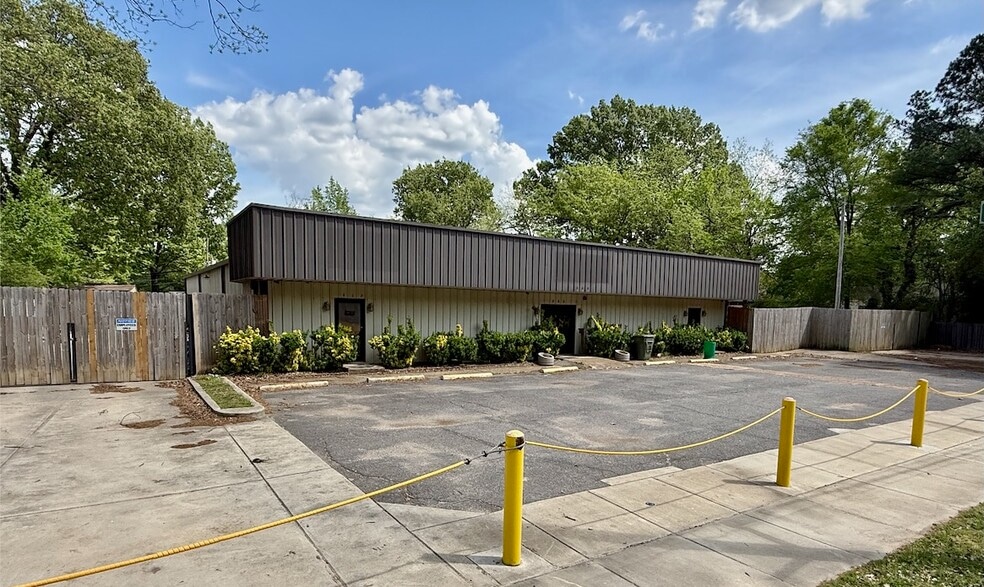 Primary Photo Of 854 Vaughn Rd, Memphis Flex For Lease