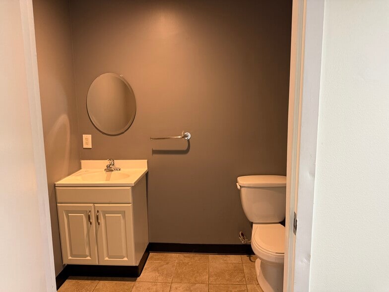 More Photos Of 1712 Clubhouse Rd, Reston Medical For Lease