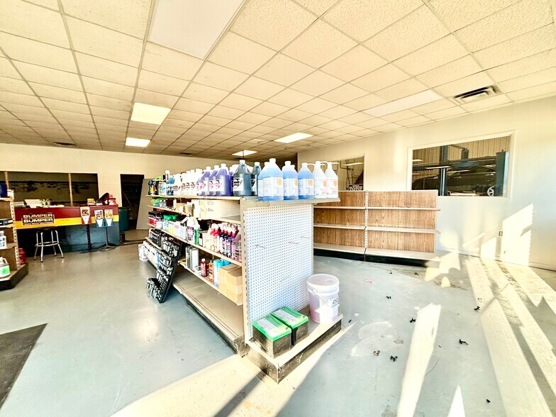 More Photos Of 57 W Oak St, Mc Rae Helena Auto Repair For Sale