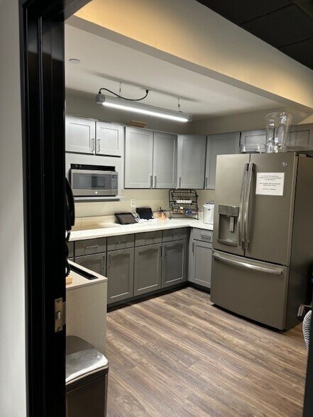 More Photos Of 1850 SW Plaza Shops Ln, Ankeny Storefront For Sale