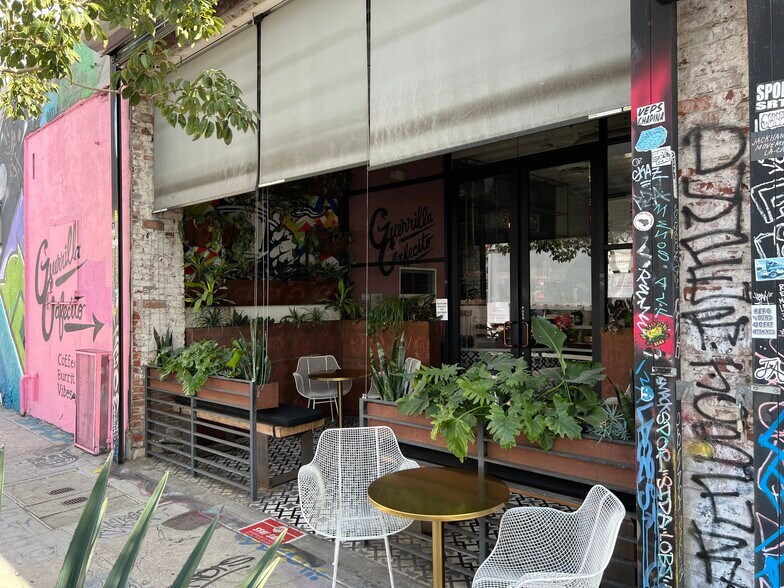 More Photos Of 2000 E 7th St, Los Angeles Storefront For Lease