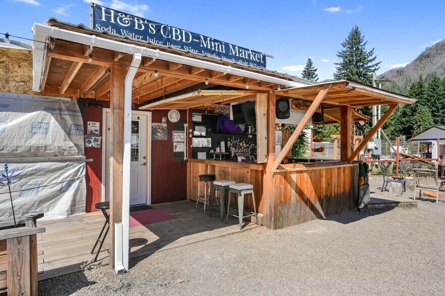 More Photos Of 100 Detroit Ave, Detroit Restaurant For Sale