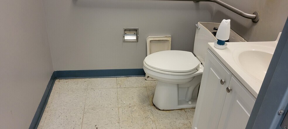 More Photos Of 187 Route 209, Wurtsboro Freestanding For Lease