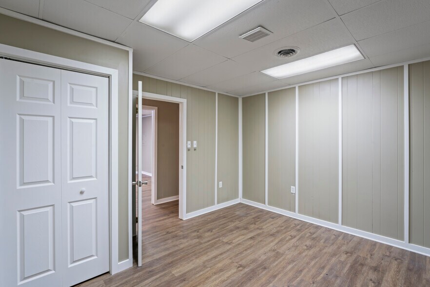 More Photos Of 414 E Lincoln Ave, Mc Donald Warehouse For Sale