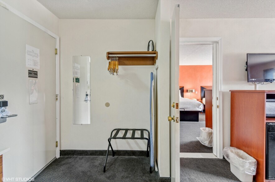 More Photos Of 1731 S State Route 127, Greenville Hotel For Sale