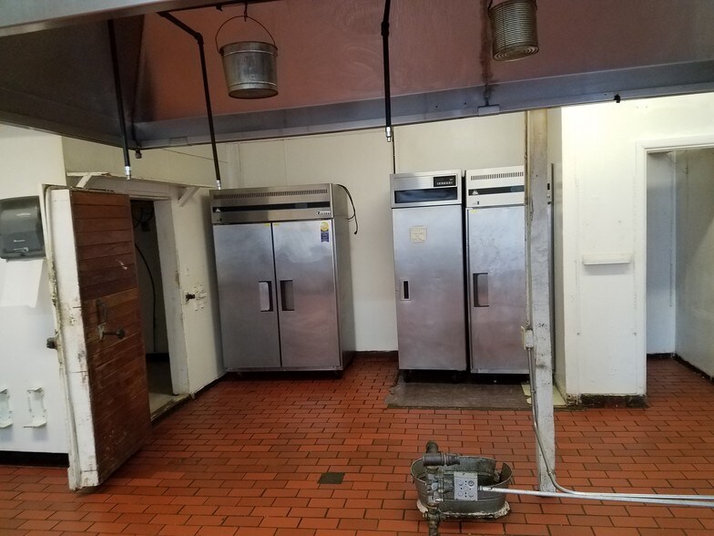 More Photos Of 400 California St, Socorro Restaurant For Lease