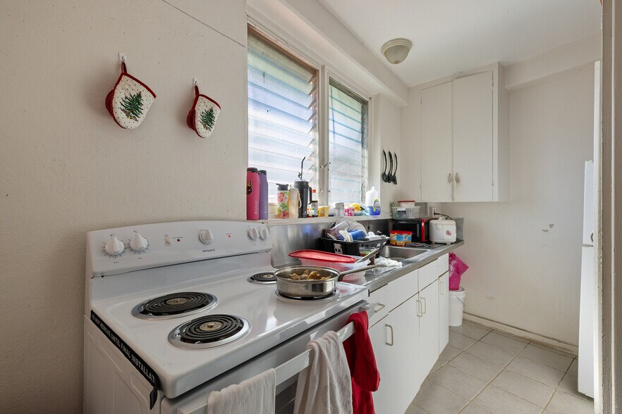 More Photos Of 1637 Kewalo St, Honolulu Apartments For Sale