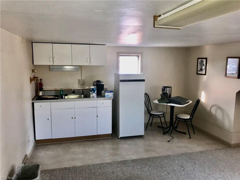 More Photos Of 2918 Plymouth Ave, Rocky River Office For Sale