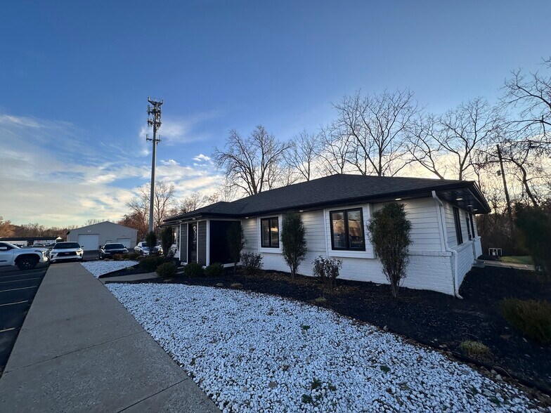 More Photos Of 2630 84th SW st, Byron Center Office For Sale