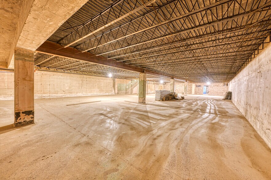 More Photos Of 237-245 Broad St, Kingsport Storefront For Lease
