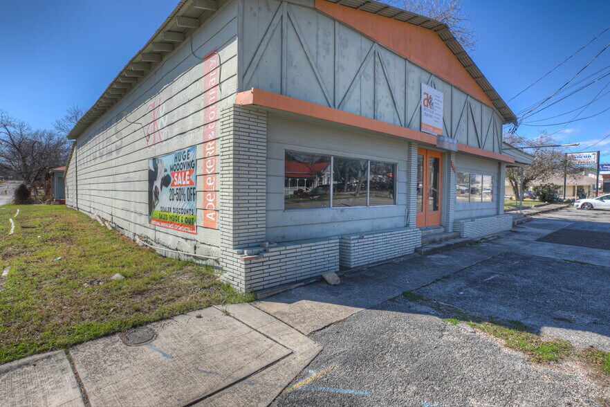 More Photos Of 650-664 S Seguin Ave, New Braunfels Land For Sale
