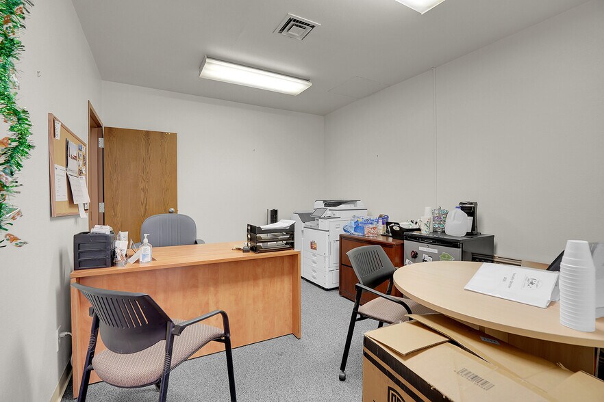 More Photos Of 330 Park Ave, Fort Lupton Office For Lease