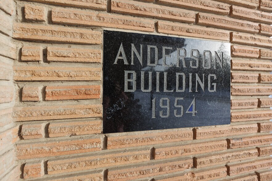 More Photos Of 4730A 50 St, Red Deer Storefront Retail Office For Lease