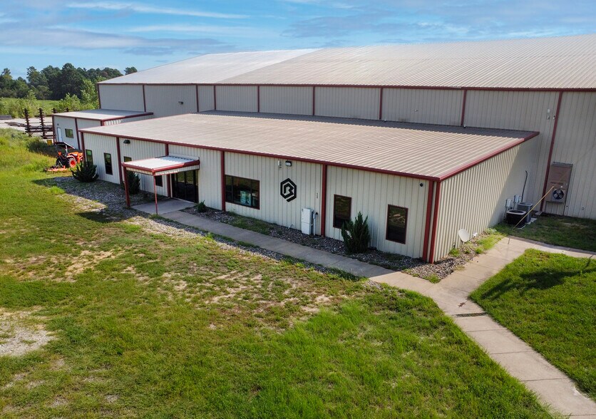 More Photos Of 8102 County Road 313 E, Tyler Distribution For Sale