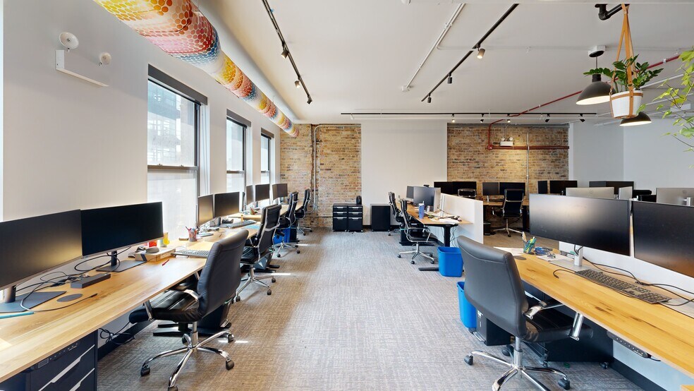 More Photos Of 1643 N Milwaukee Ave, Chicago Office For Lease