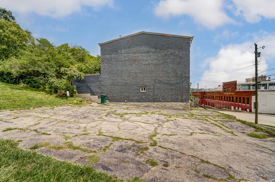 More Photos Of 1558 Waverly Ave, Cincinnati Schools For Sale