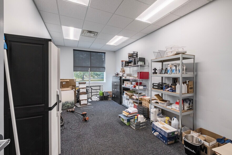 More Photos Of 4072 Flint Asphalt Dr, Burton Distribution For Sale