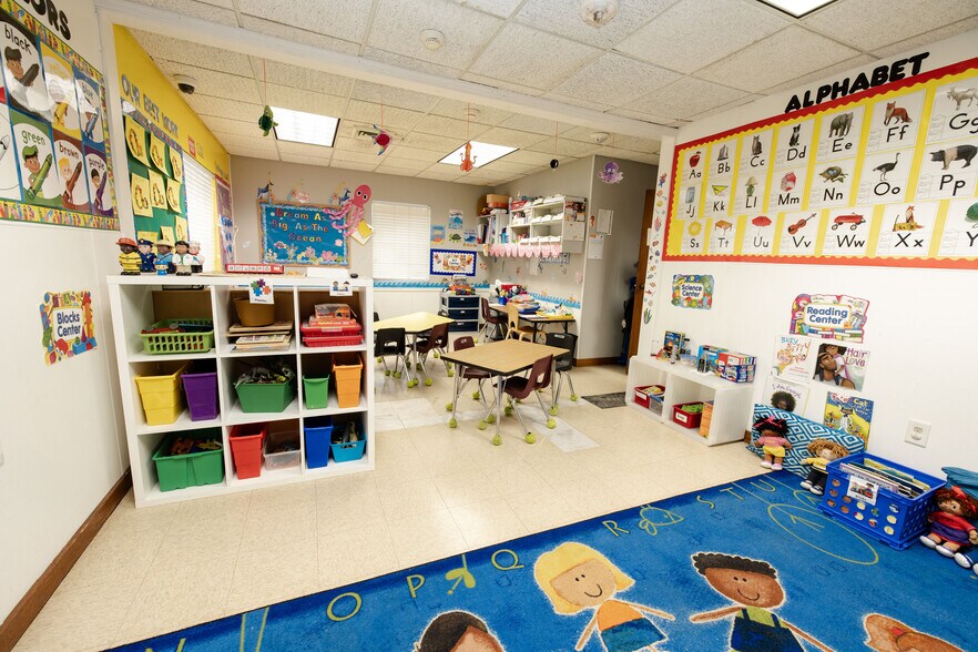 More Photos Of 217 N Kirkman Rd, Orlando Office For Sale