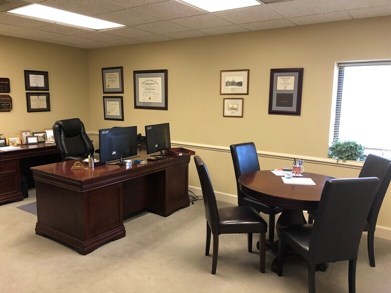 More Photos Of 3815 Interstate Ct, Montgomery Office For Lease
