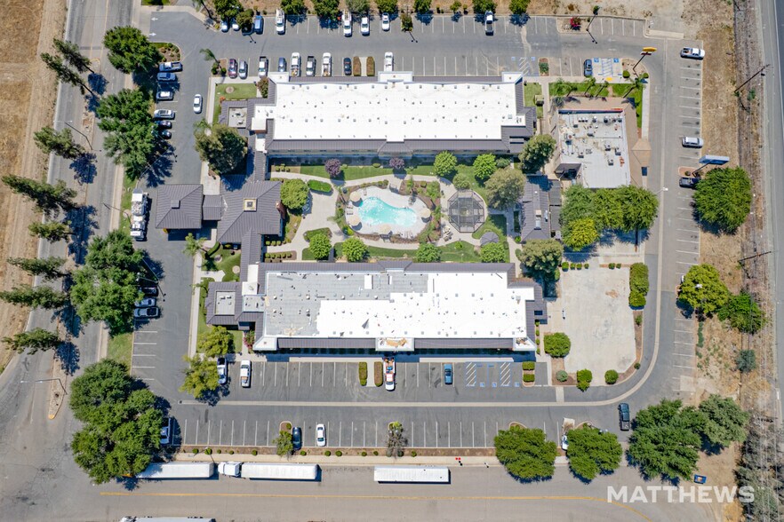 More Photos Of 350 W Montgomery Ave, Porterville Hotel For Sale