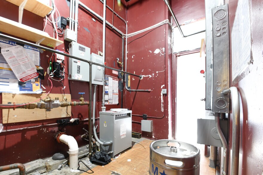 More Photos Of 361 Metropolitan Ave, Brooklyn General Retail For Lease