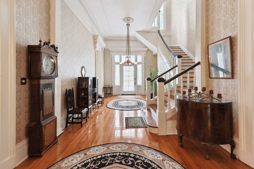More Photos Of 1410 Jackson Ave, New Orleans Lodge Meeting Hall For Sale