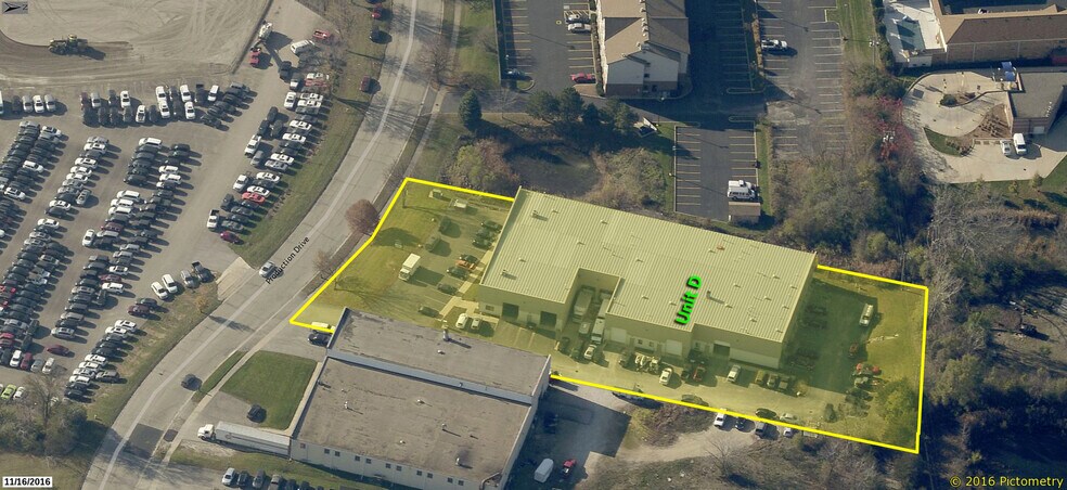 More Photos Of 1820 Production Dr, St Charles Manufacturing For Lease