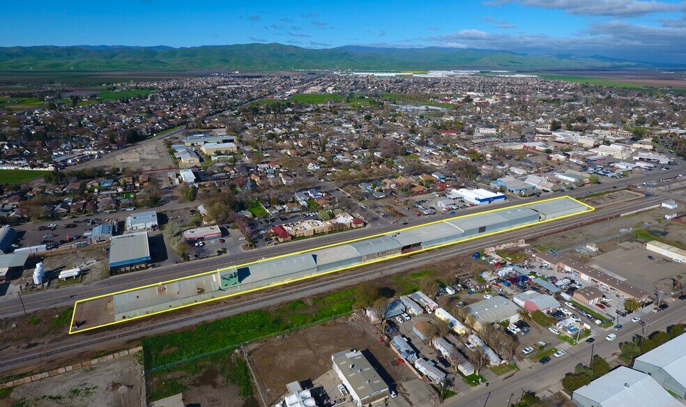 More Photos Of 420 S 2nd St, Patterson Warehouse For Lease